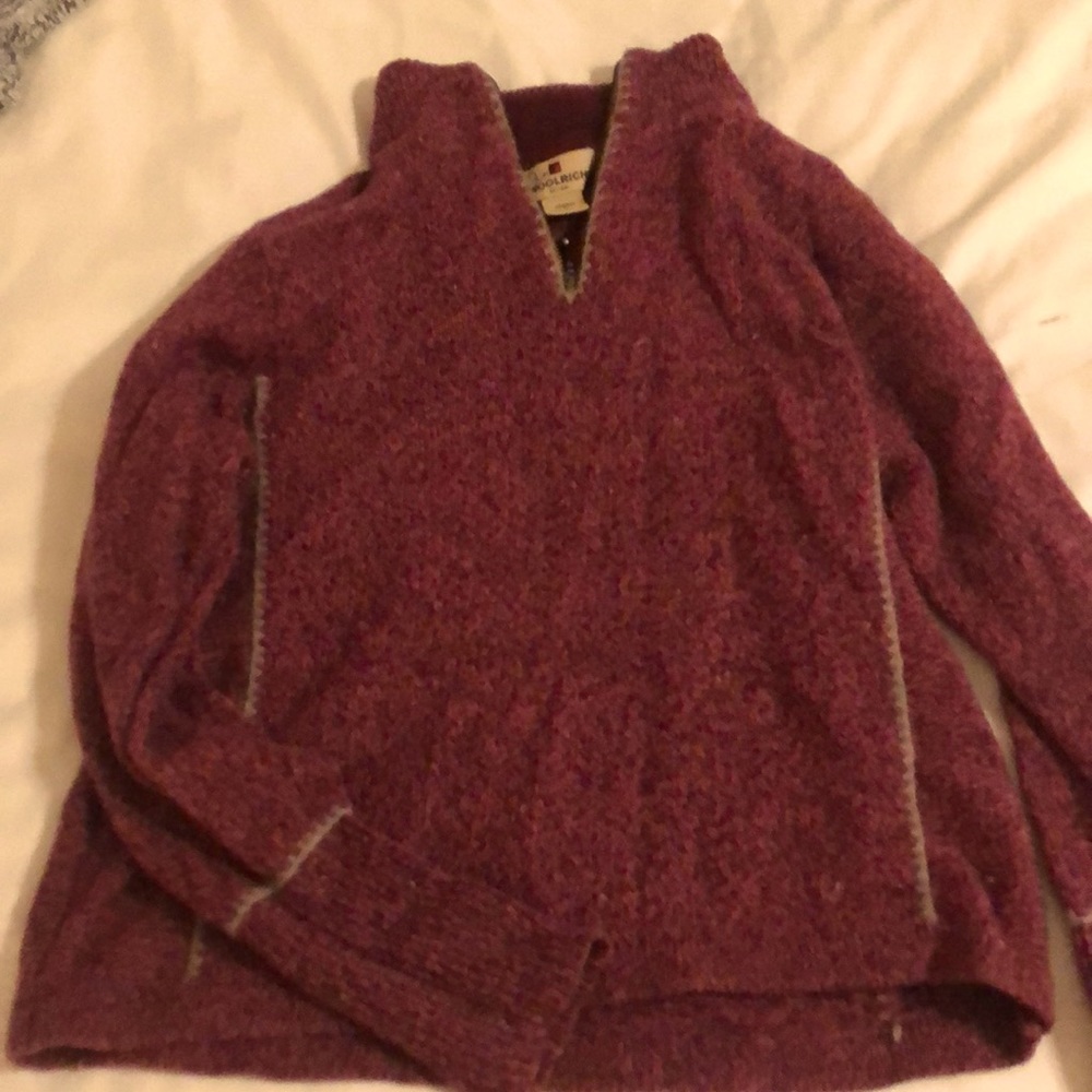 Maroon sweater